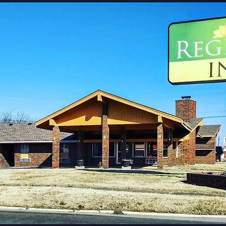 Regency Inn Iola Extérieur photo