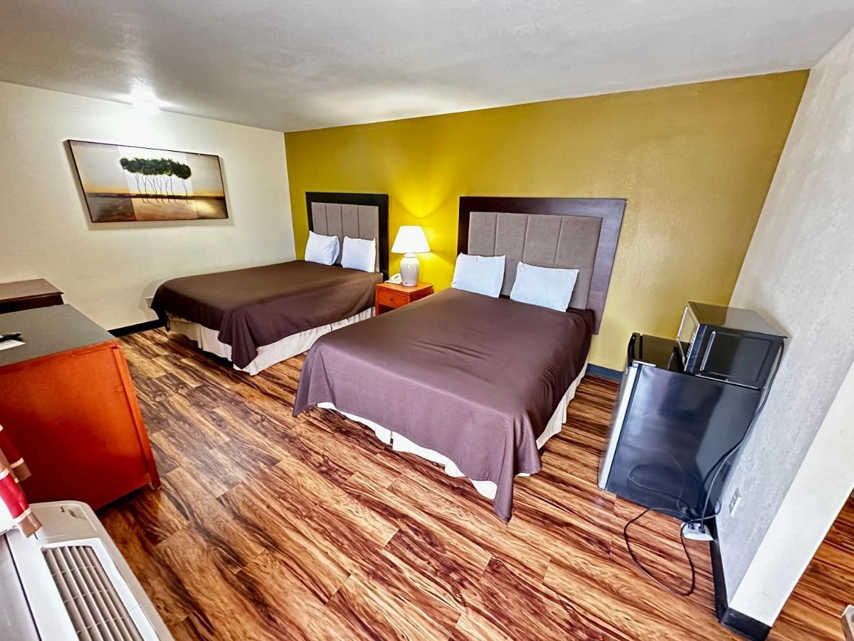 Regency Inn Iola Extérieur photo