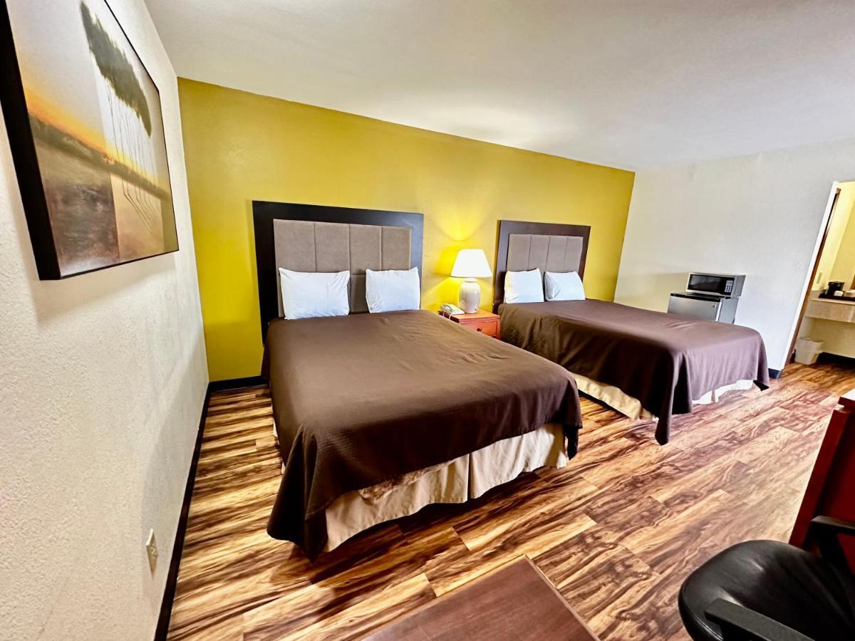 Regency Inn Iola Extérieur photo