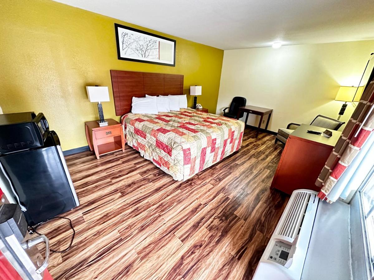 Regency Inn Iola Extérieur photo
