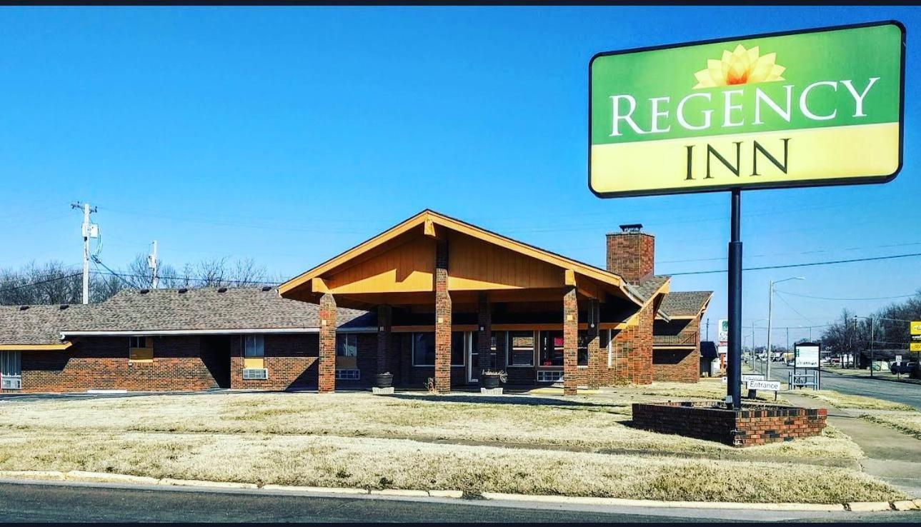Regency Inn Iola Extérieur photo