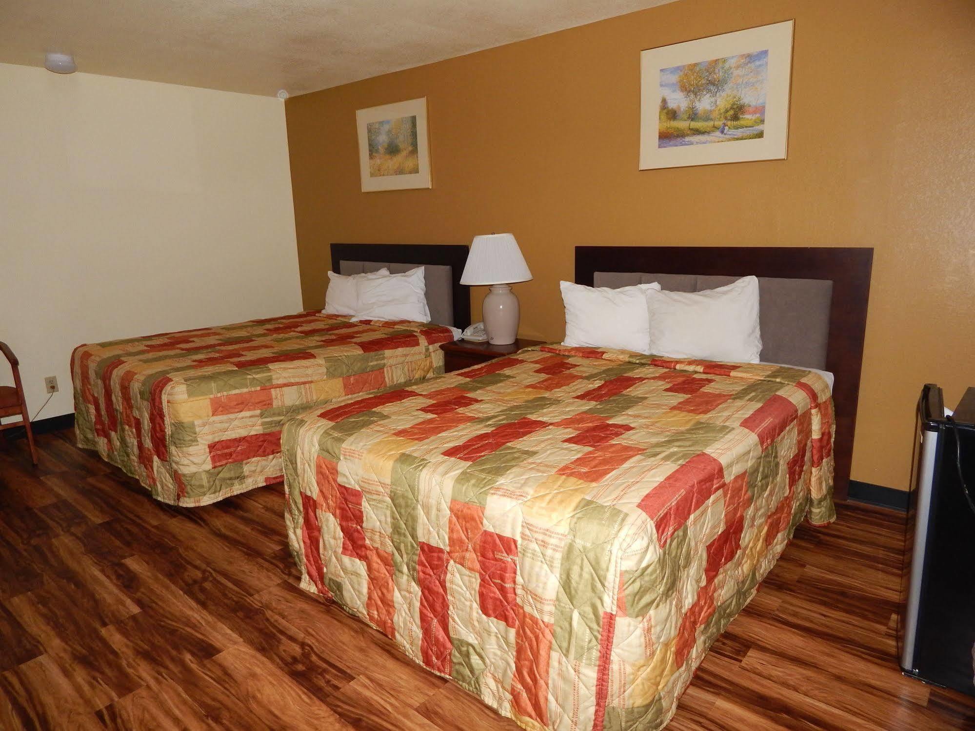 Regency Inn Iola Extérieur photo